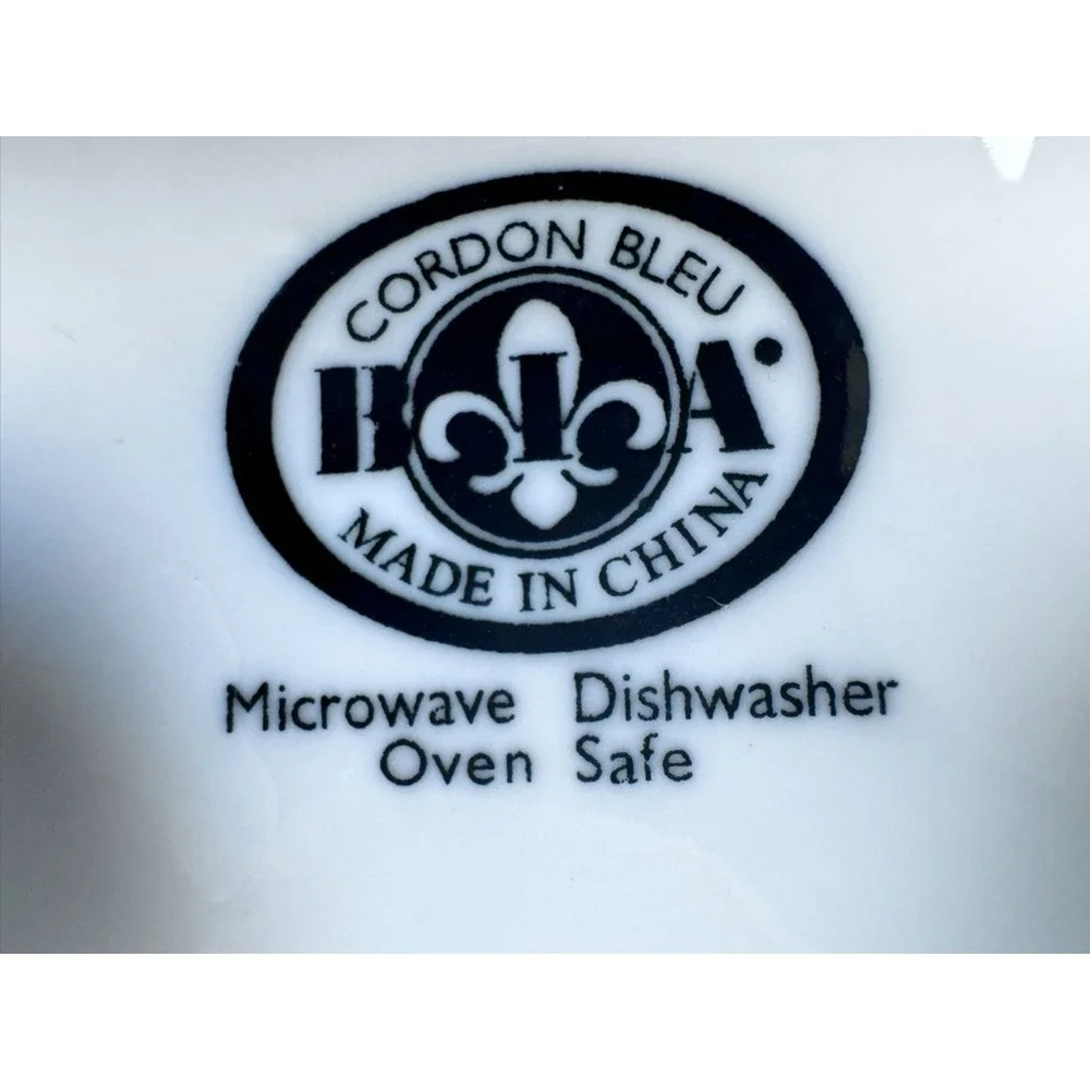 CIA Cordon Bleu Elephant Teapot White Microwave Dishwasher Oven Safe with‎ Lid